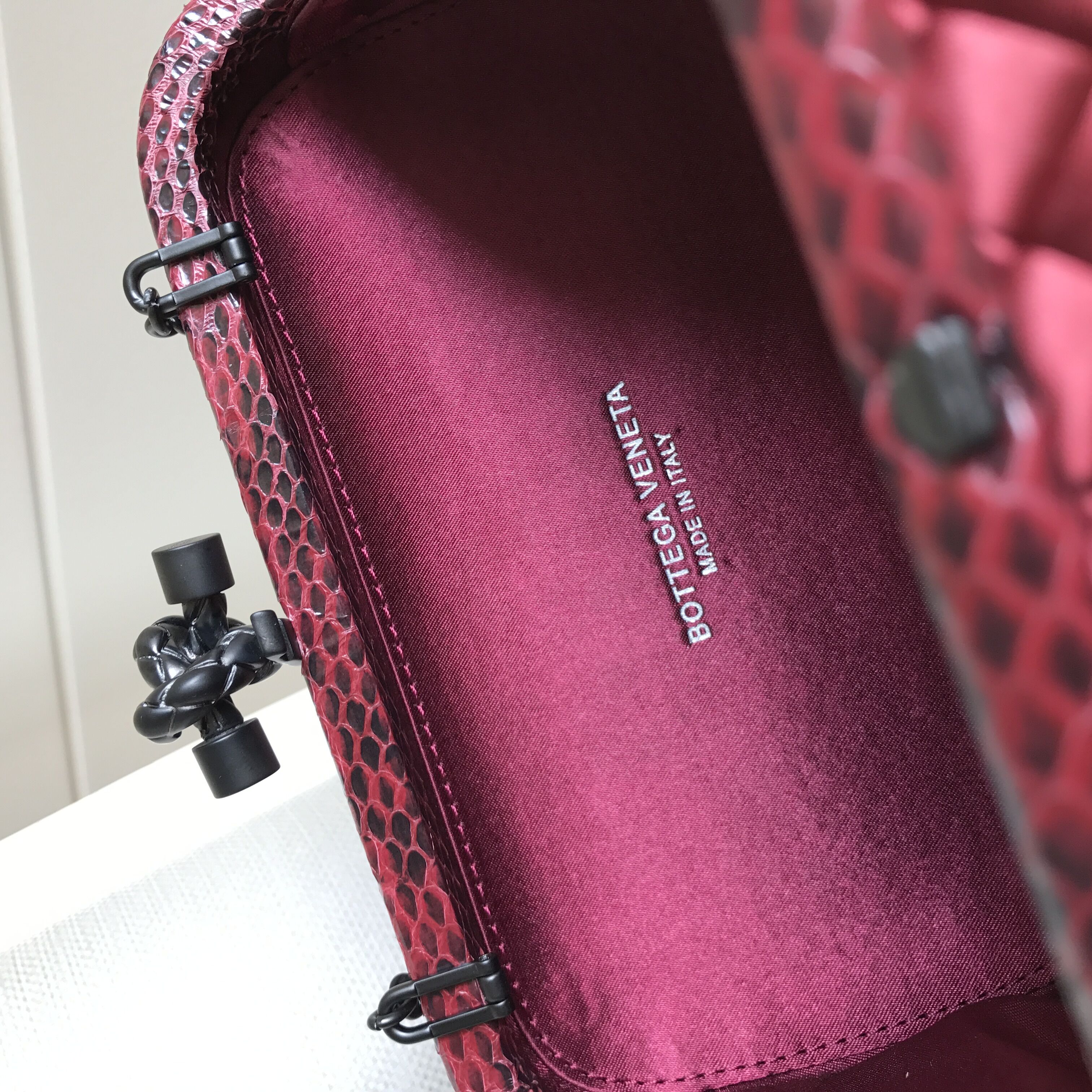 Bottega Veneta Clutch 5698 Burgundy Bottega Veneta Clutch 5698 Burgundy