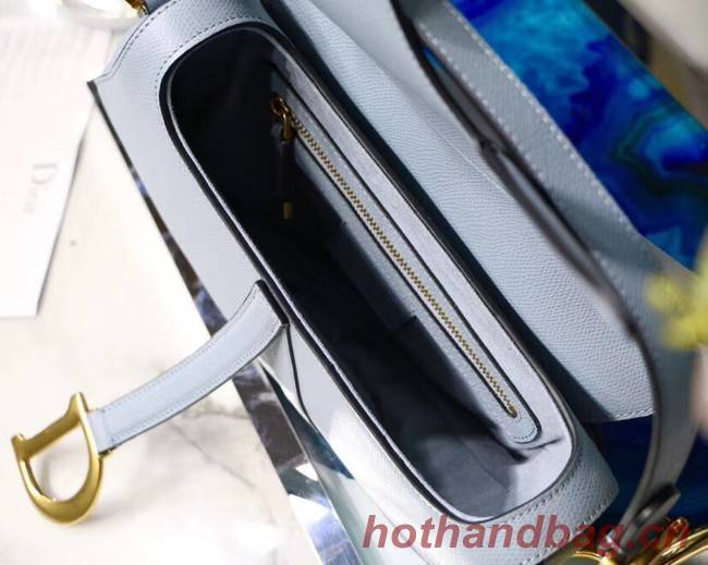 Dior SADDLE-TAS VAN KALFSLEER M0446C light blue Dior SADDLE-TAS VAN KALFSLEER M0446C light blue