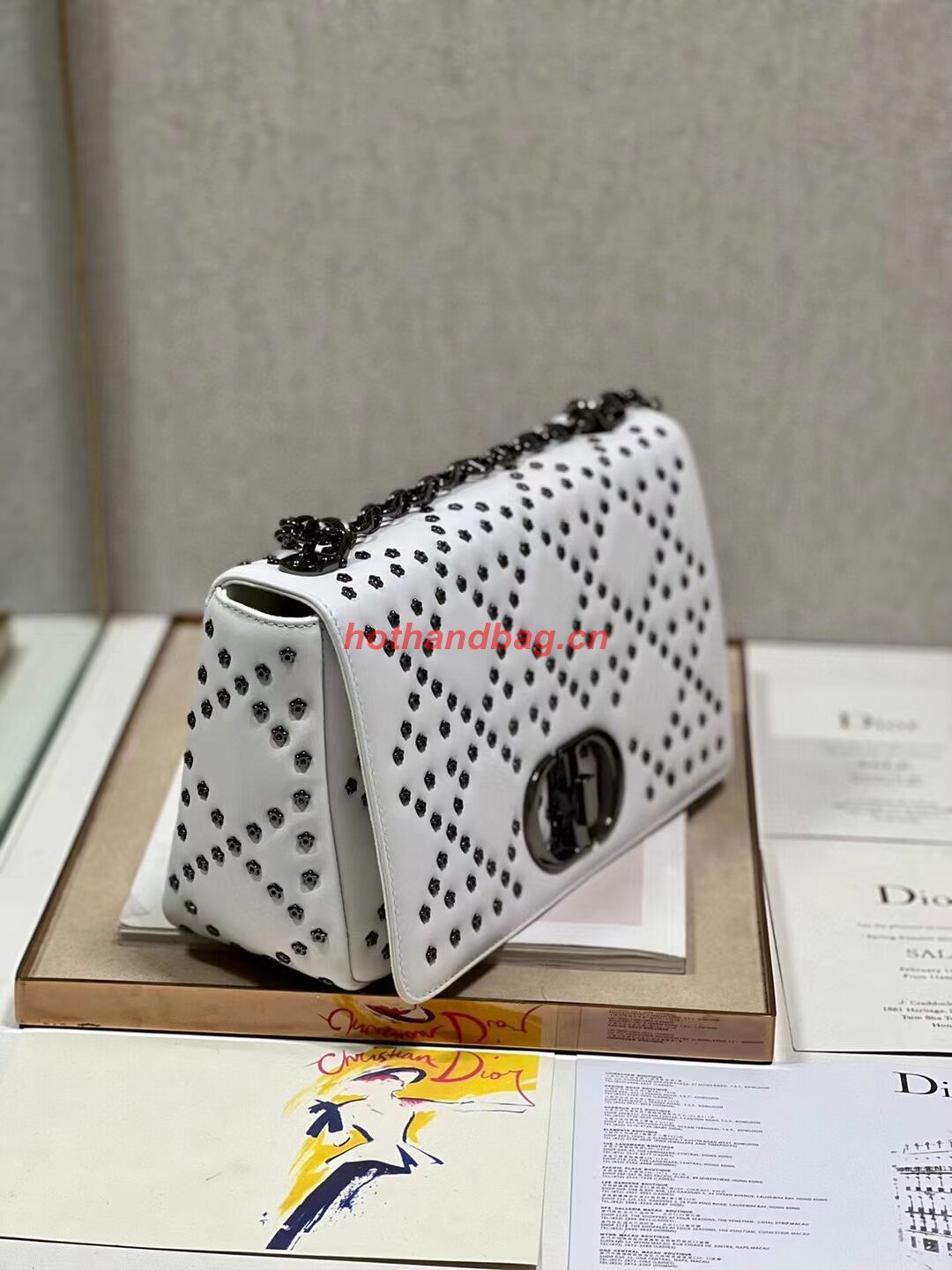 DIOR CARO MACROCANNAGE POUCH Macrocannage Calfskin with Star Motif C3136 white&black DIOR CARO MACROCANNAGE POUCH Macrocannage Calfskin with Star Motif C3136 white&black