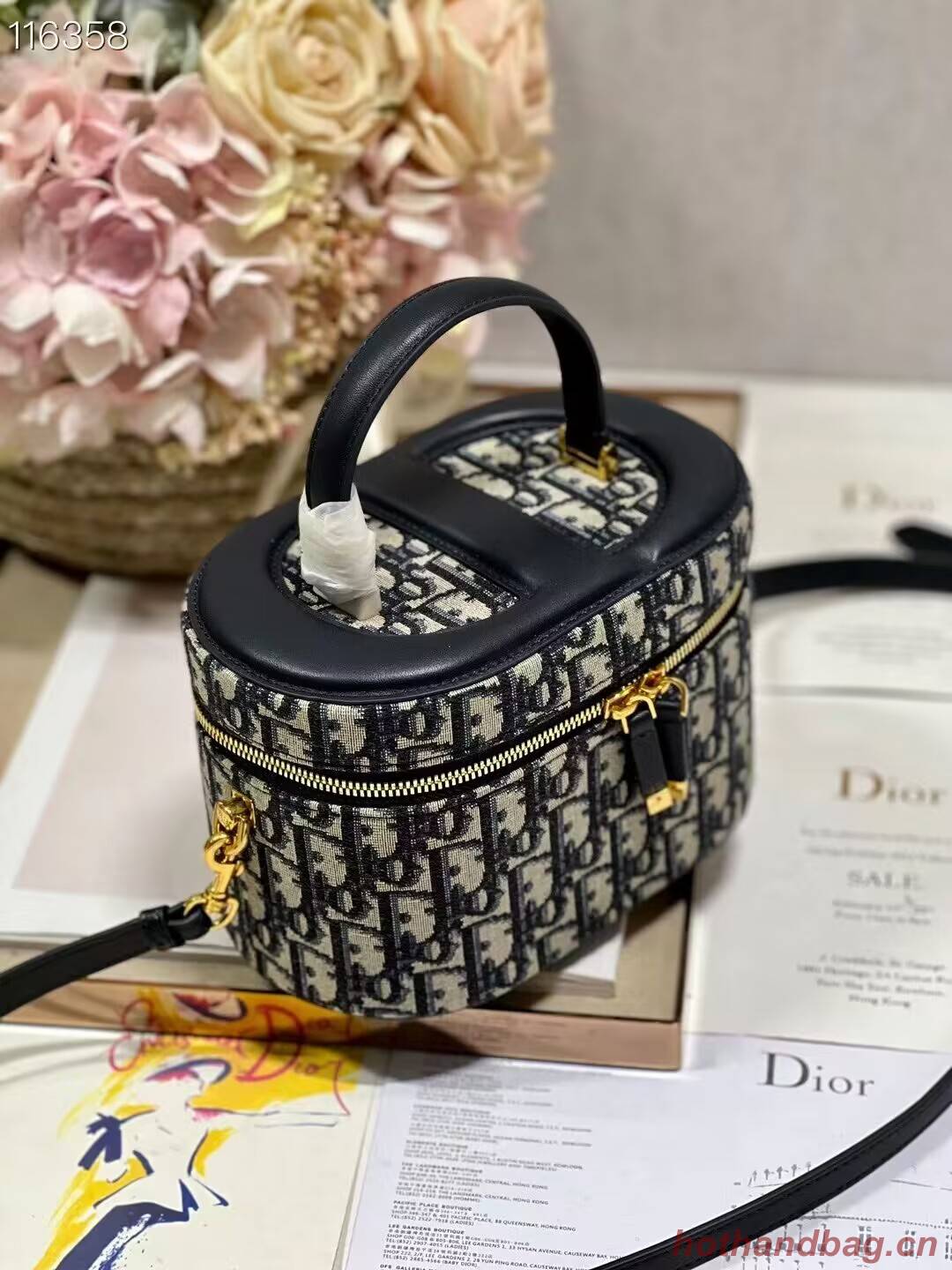 SMALL CD SIGNATURE VANITY CASE Blue Dior Oblique Jacquard S2203UTZQ SMALL CD SIGNATURE VANITY CASE Blue Dior Oblique Jacquard S2203UTZQ