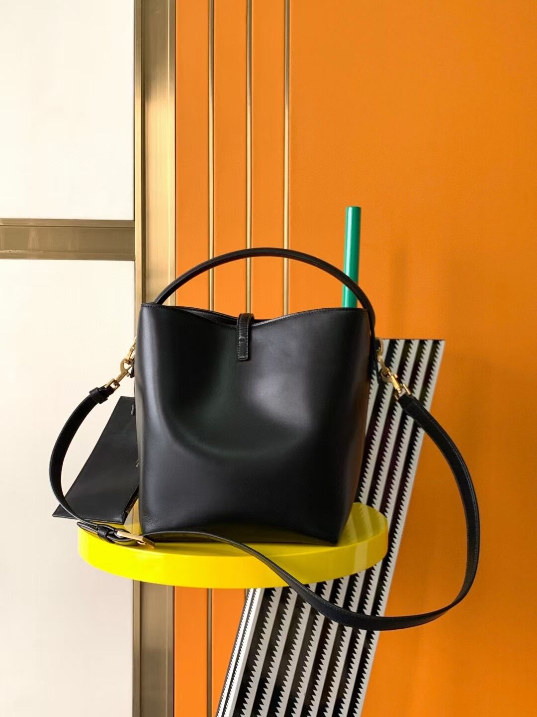 SAINT LAURENT LE 37 IN SHINY LEATHER 7428282 BLACK SAINT LAURENT LE 37 IN SHINY LEATHER 7428282 BLACK