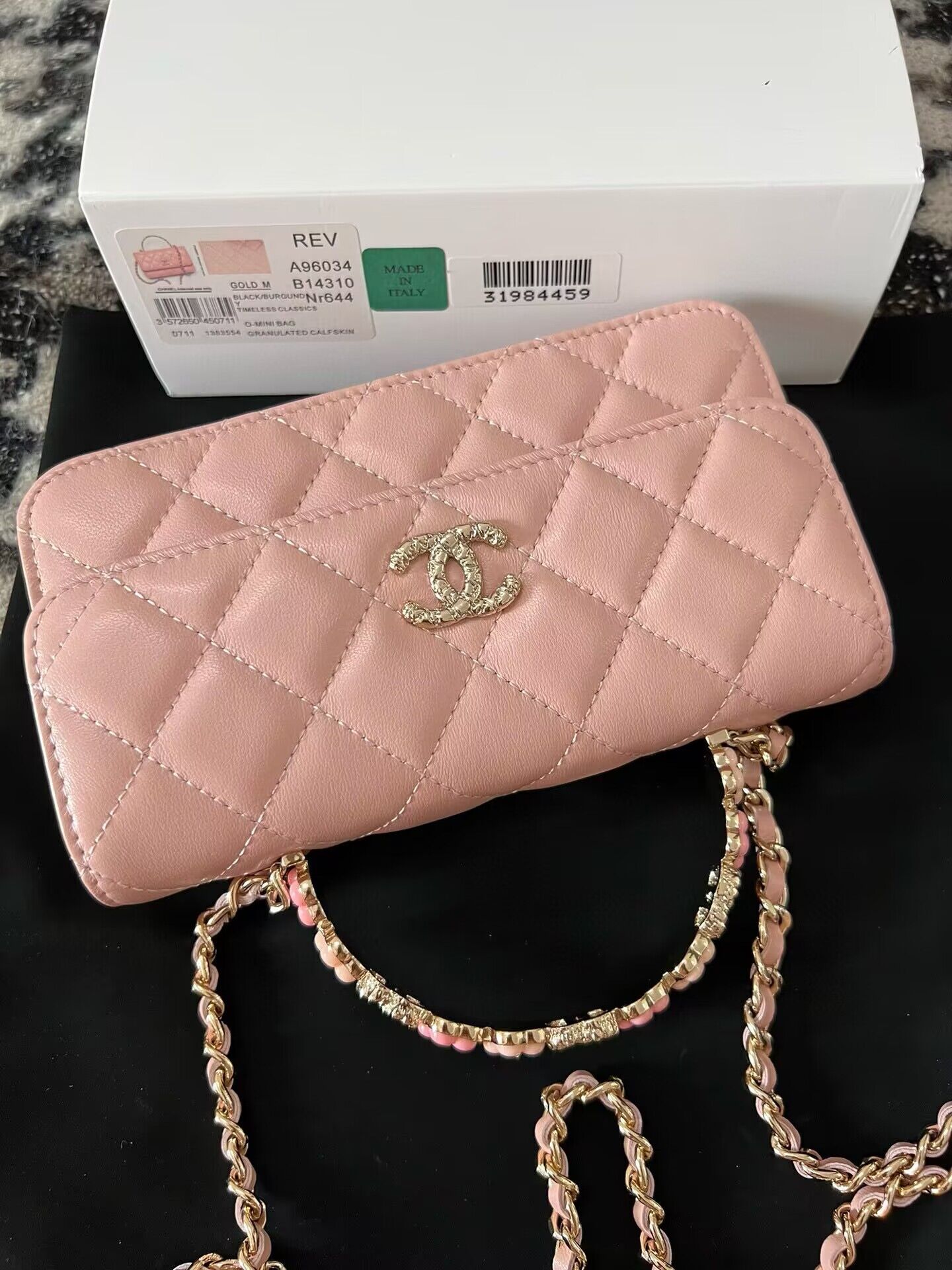 Chanel Flower Patterns Casual Style Lambskin Blended Fabrics 96034 Pink Chanel Flower Patterns Casual Style Lambskin Blended Fabrics 96034 Pink