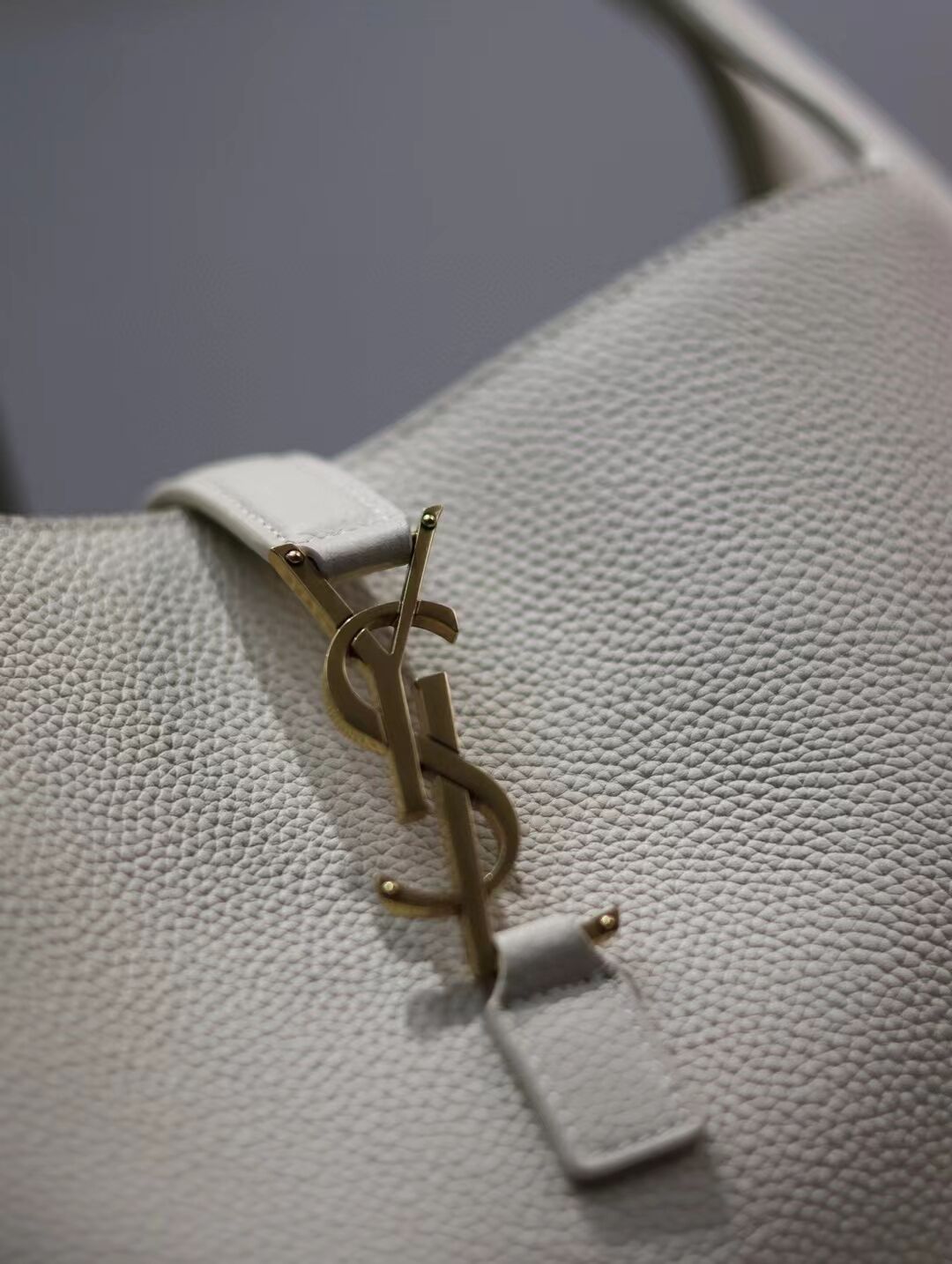 SAINT LAURENT BEA IN GRAINED LEATHER 763435 WHITE SAINT LAURENT BEA IN GRAINED LEATHER 763435 WHITE