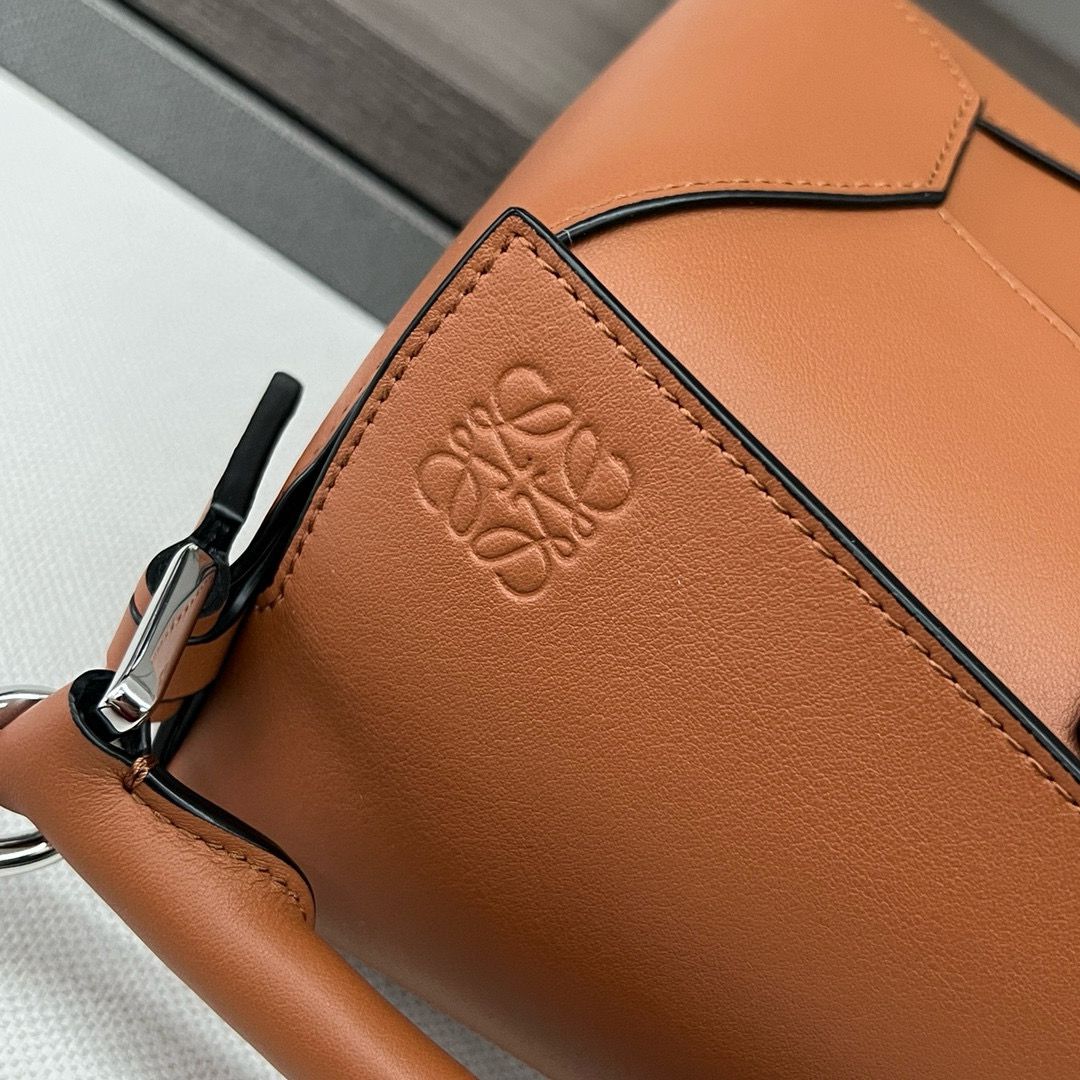 Loewe Small Puzzle Bag Original Leather 62324 brown Loewe Small Puzzle Bag Original Leather 62324 brown
