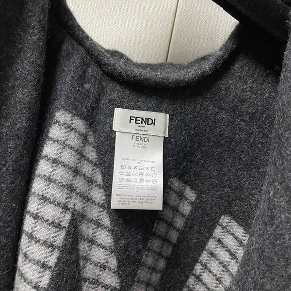 Fendi Cloak FDC00131 Fendi Cloak FDC00131