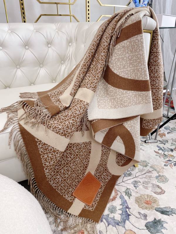 Loewe Cloak LOC00070 Loewe Cloak LOC00070