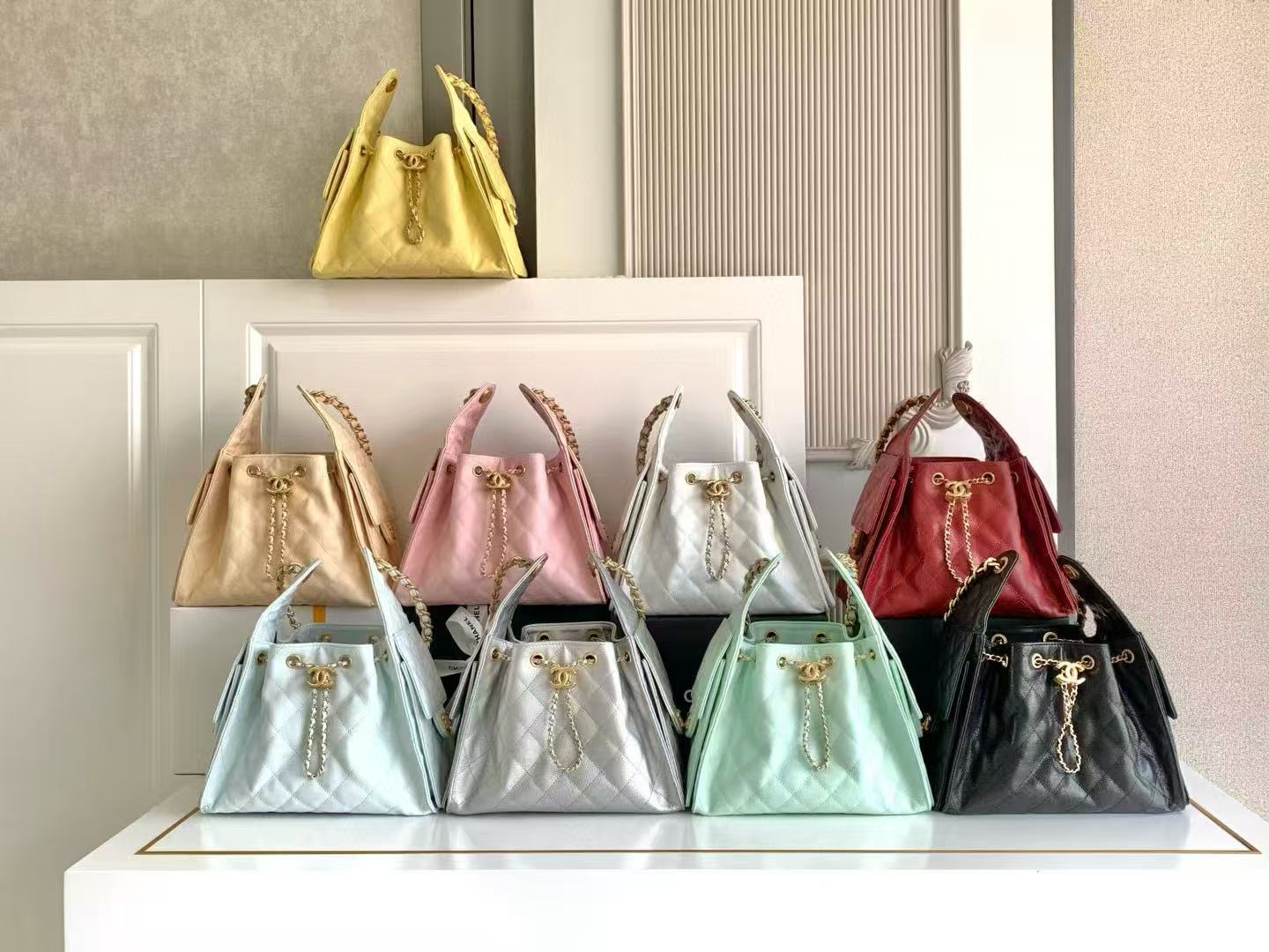 CHANEL 25 SMALL HANDBAG AS5293 Light Yellow CHANEL 25 SMALL HANDBAG AS5293 Light Yellow