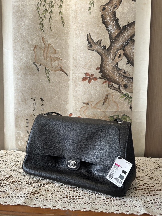 CHANEL Maxi Flapbag AS6233 black