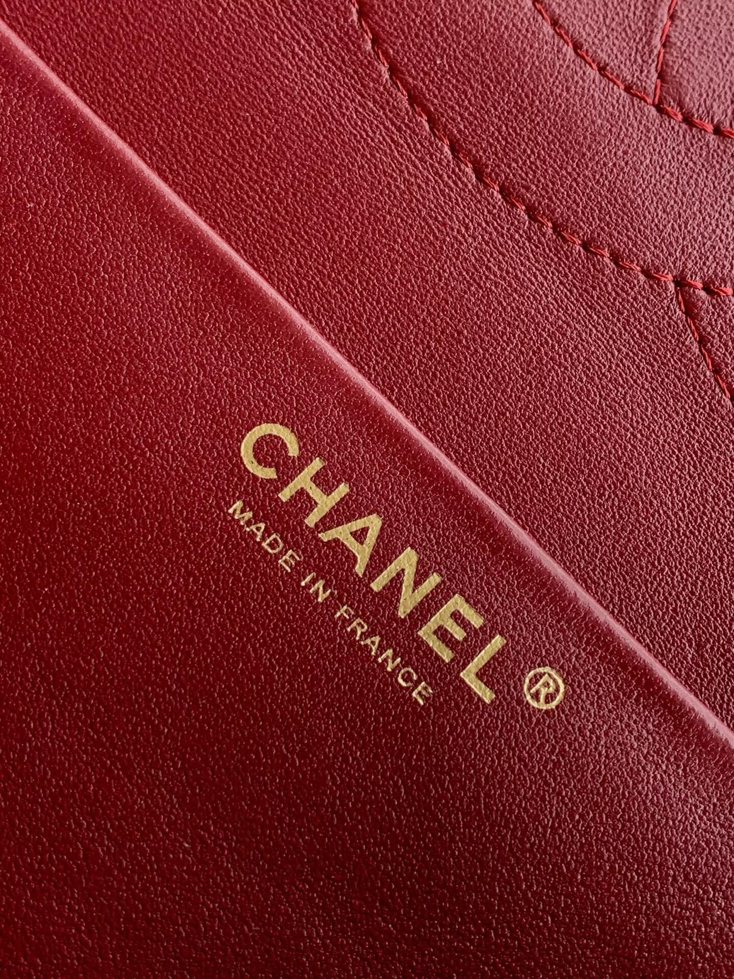 Chanel SPRING SUMMER 2026 MAXI FLAP BAG Grained Calfskin & Gold-Tone Metal AS6231 Burgundy