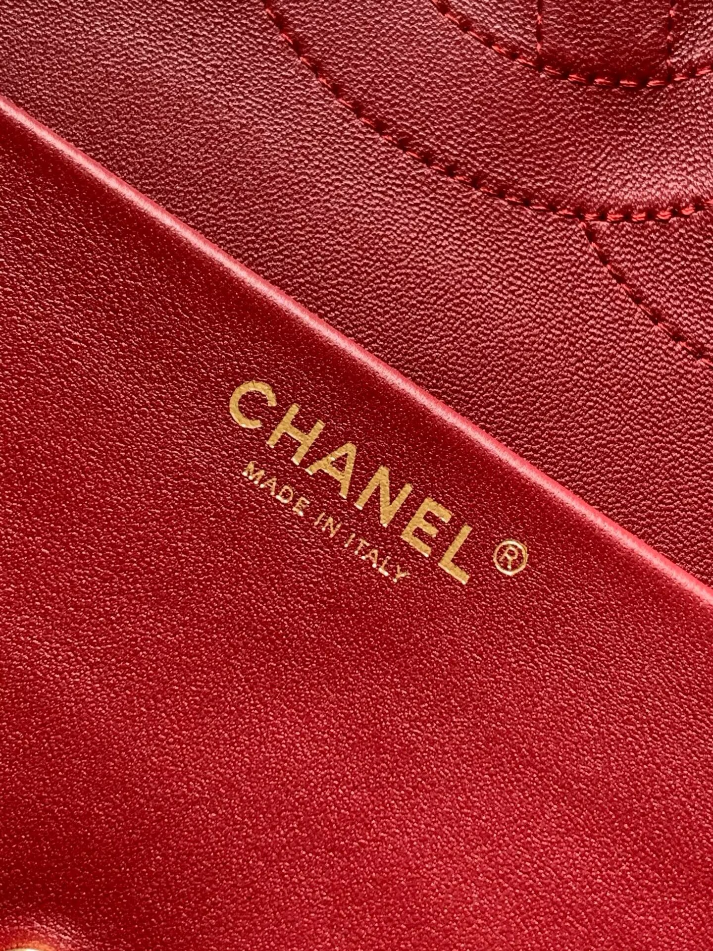 Chanel SPRING SUMMER 2026 MAXI FLAP BAG Grained Calfskin & Gold-Tone Metal AS6231 Black